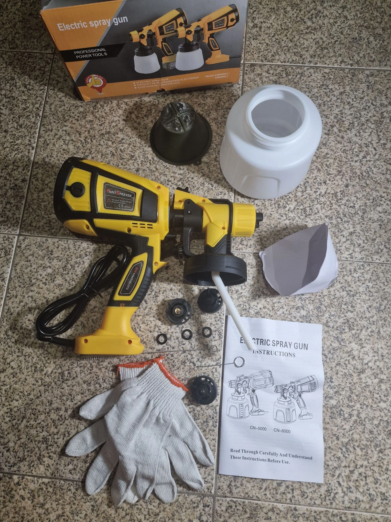 Pistolet de peinture électrique HVLP jaune, avec une puissance variant entre 650W et 850W. – photo 2